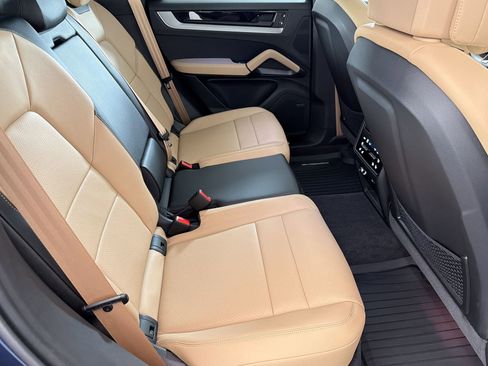 Certified 2026 Porsche Cayenne AWD/4WD image 29