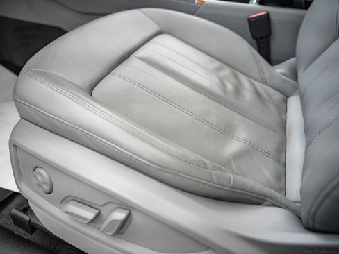 Used 2022 Audi Q5 2.0T Premium w/ Convenience Package image 41