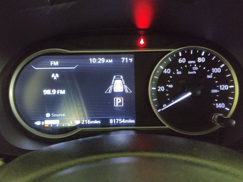 Used 2021 Nissan Versa SV FWD image 23