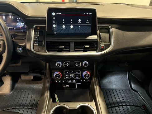 Used 2022 GMC Yukon XL AT4 image 16