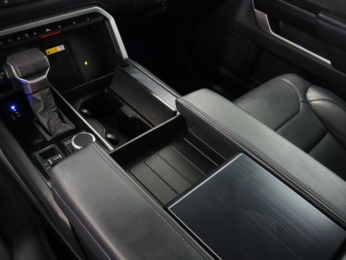 Used 2024 Toyota Tundra Platinum image 17