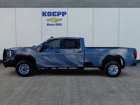 Used 2025 GMC Sierra 2500 Pro w/ Convenience Package image 2