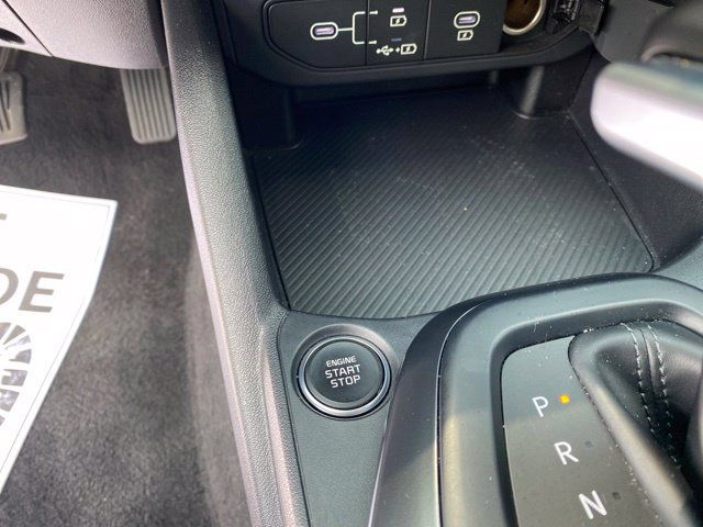 Used 2025 Kia K4 FWD image 16