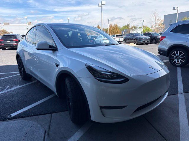 Used 2021 Tesla Model Y Long Range AWD/4WD image 2