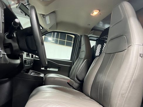 Used 2025 Chevrolet Express 2500 Work Van w/ Driver Convenience Package image 22
