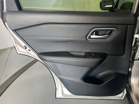 Used 2025 Nissan Rogue Platinum AWD/4WD image 28