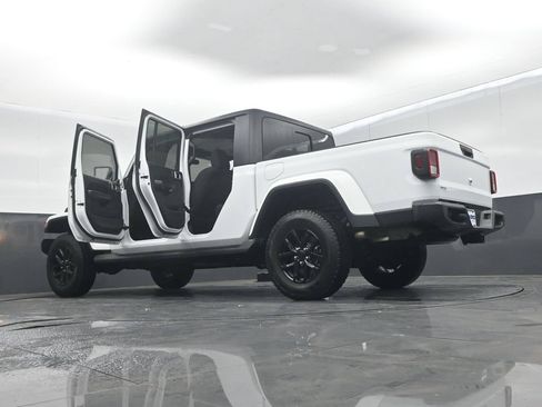 Used 2021 Jeep Gladiator Sport AWD/4WD image 70