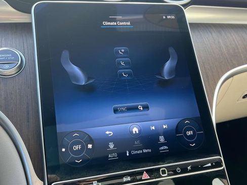 Certified 2024 Mercedes-Benz C 300 4MATIC Sedan image 32