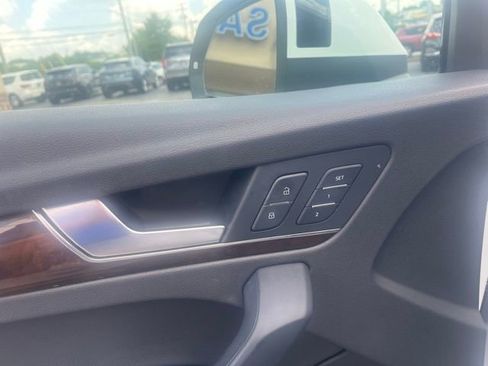 Used 2020 Audi Q5 2.0T Premium w/ Convenience Package image 17