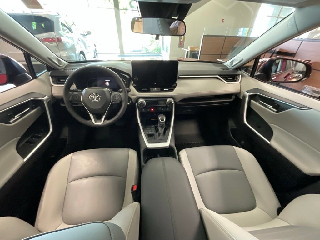 Used 2025 Toyota RAV4 XLE Premium w/ Weather Package AWD/4WD image 9