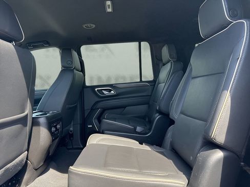 Used 2023 Chevrolet Suburban Premier RWD image 12