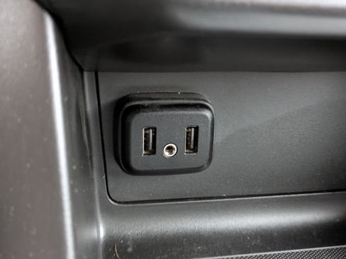 Used 2022 Chevrolet Colorado LT w/ LT Convenience Package image 20