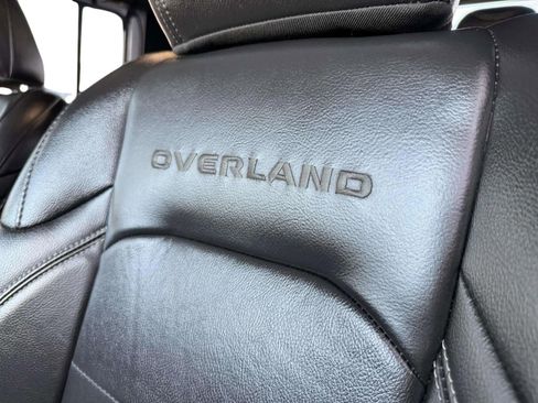 Used 2020 Jeep Gladiator Overland w/ Popular Equipment Package image 20