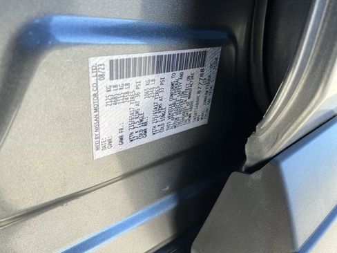 Used 2023 Nissan Rogue S image 34