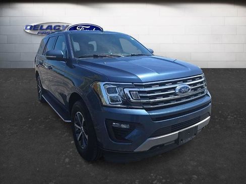 Used 2019 Ford Expedition XLT w/ Equipment Group 202A AWD/4WD image 11