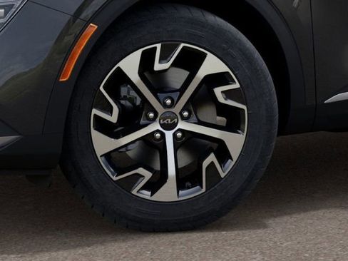 Used 2025 Kia Sportage EX FWD image 9