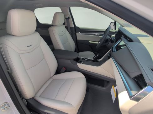 New 2026 Cadillac XT5 Premium Luxury FWD image 16