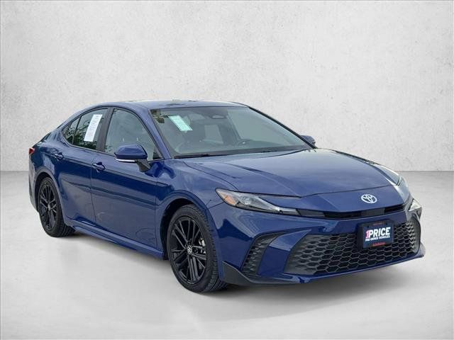 Used 2025 Toyota Camry SE FWD image 3