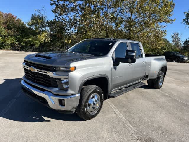 Used 2025 Chevrolet Silverado 3500 LT w/ All Star Edition AWD/4WD image 4