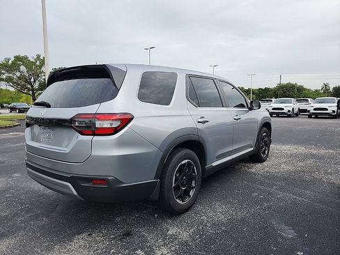 Used 2025 Honda Pilot EX-L image 4