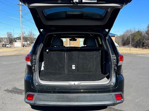 Used 2017 Toyota Highlander Limited image 9