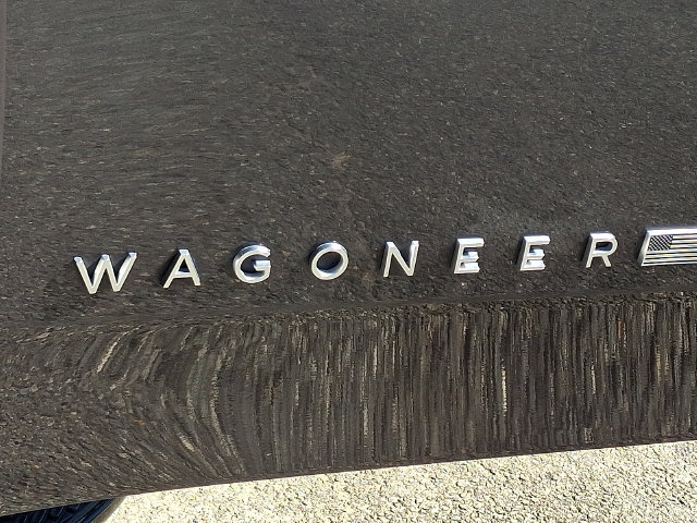 Used 2024 Jeep Wagoneer Series III AWD/4WD image 29