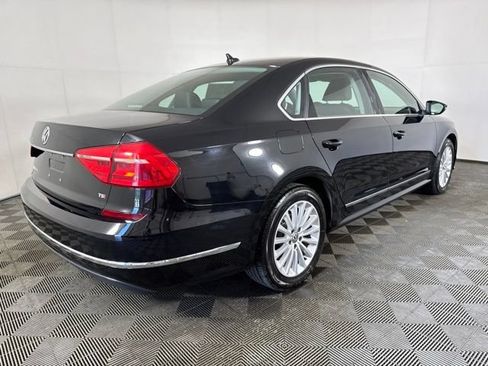 Used 2016 Volkswagen Passat 1.8T SE FWD image 3