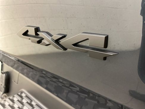 New 2025 RAM 1500 4x4 Crew Cab image 4