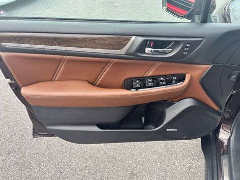 Used 2017 Subaru Outback 3.6R Touring image 12