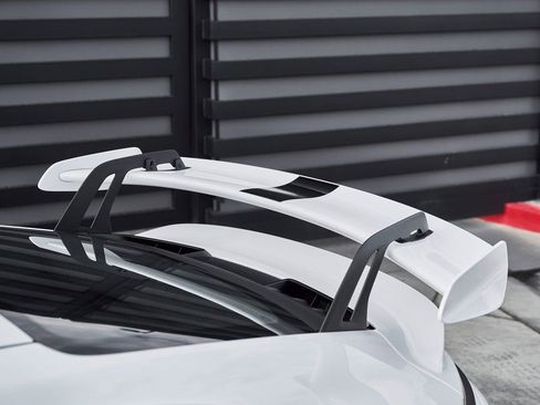 Used 2025 Porsche 911 GT3 w/ Chrono Package RWD image 12