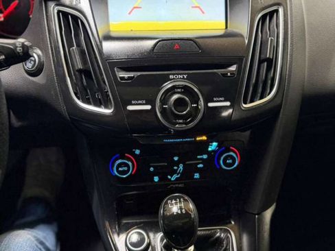 Used 2017 Ford Focus ST w/ Equipment Group 401A FWD image 10