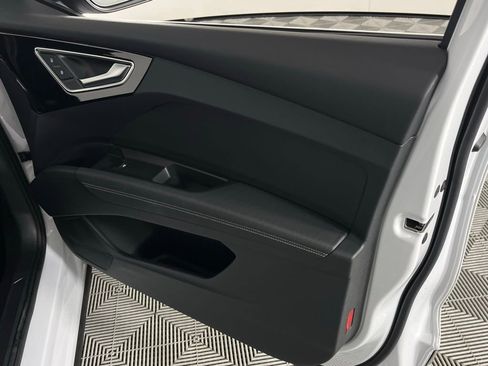 Used 2024 Audi Q4 e-tron Premium Plus w/ Premium Plus image 33