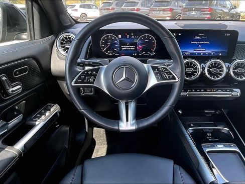 Used 2024 Mercedes-Benz GLB 250 image 5
