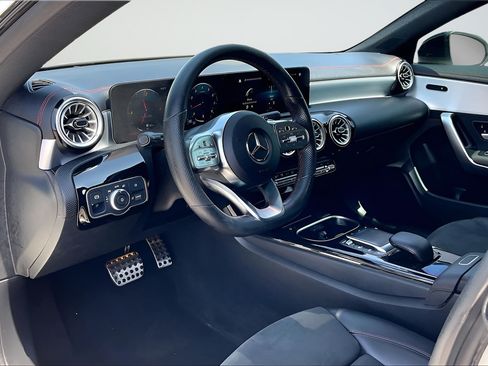 Used 2022 Mercedes-Benz CLA 250 image 14