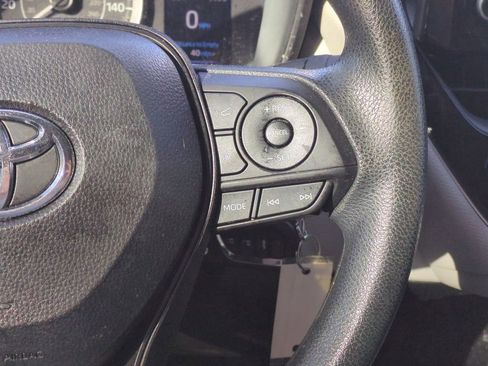 Used 2022 Toyota Corolla LE image 23