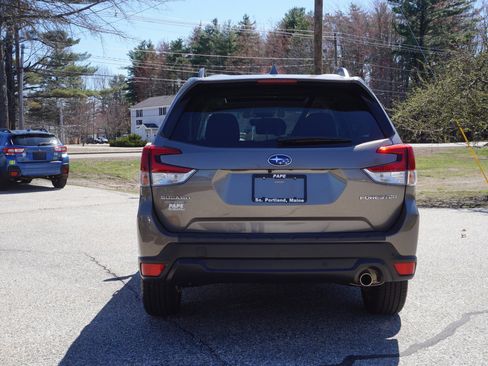 Used 2021 Subaru Forester Limited image 6