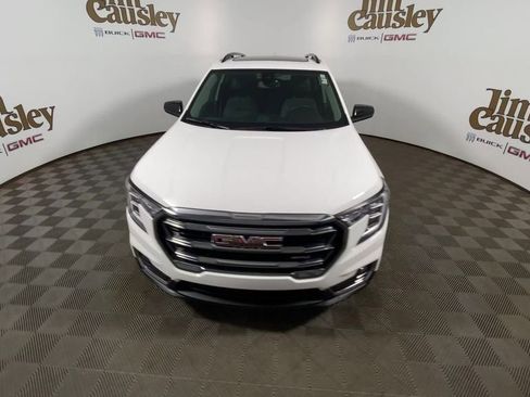 Certified 2024 GMC Terrain AT4 w/ Infotainment Package II AWD/4WD image 3