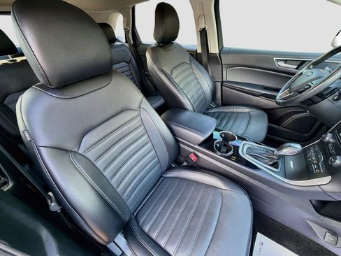 Used 2018 Ford Edge SEL w/ Equipment Group 201A AWD/4WD image 29