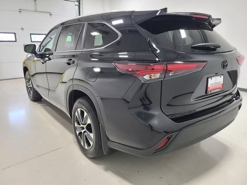 Certified 2026 Toyota Highlander XLE AWD/4WD image 6