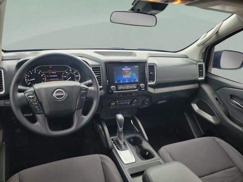 Certified 2024 Nissan Frontier SV RWD image 9