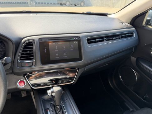 Used 2018 Honda HR-V EX image 13