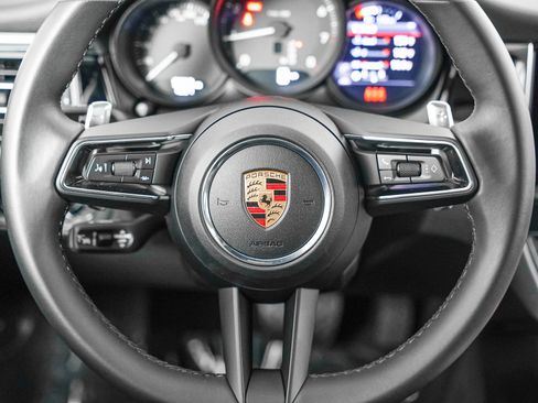 Certified 2026 Porsche Macan AWD/4WD image 17