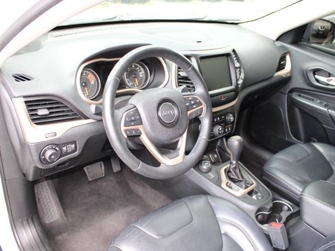 Used 2016 Jeep Cherokee High Altitude AWD/4WD image 11