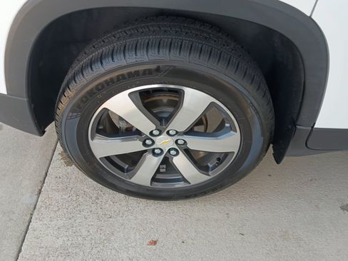 Used 2019 Chevrolet Traverse LT w/ LT Premium Package FWD image 23