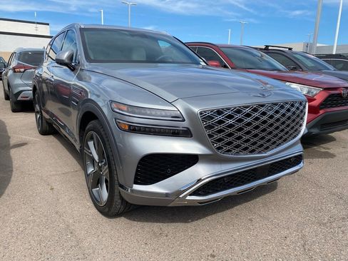 Used 2025 Genesis GV80 3.5T Prestige image 2