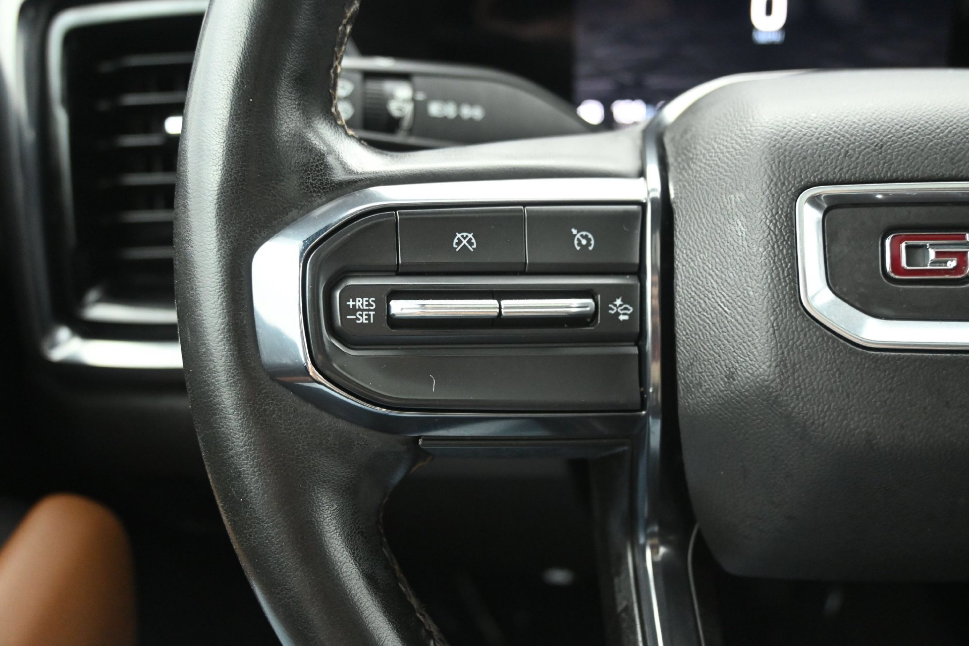 Used 2023 GMC Canyon AT4 w/ AT4 Premium Package AWD/4WD image 19