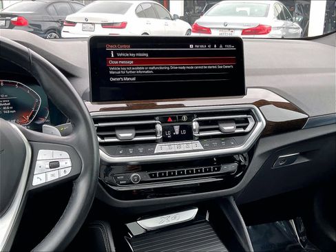 Used 2024 BMW X4 xDrive30i image 9