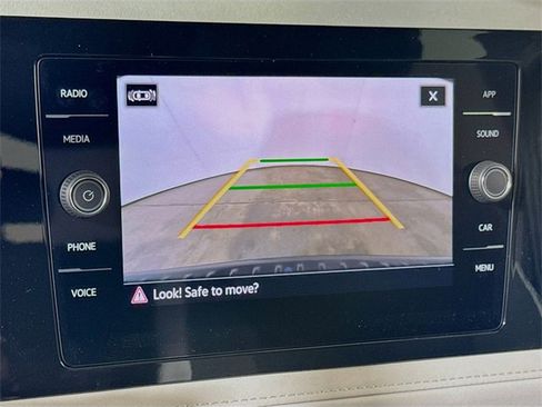 New 2025 Volkswagen Taos SE image 8