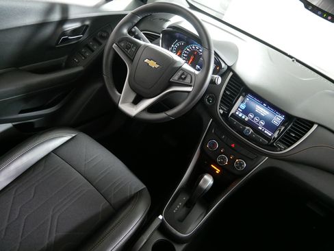 Certified 2019 Chevrolet Trax LT w/ Driver Confidence Package AWD/4WD image 9