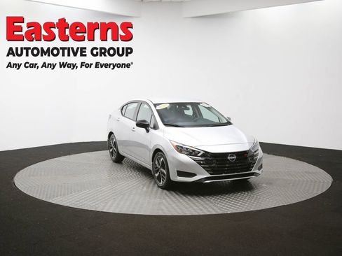 Used 2025 Nissan Versa SR w/ Trunk Package image 49